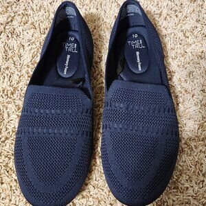 Time and Tru slip on loafers